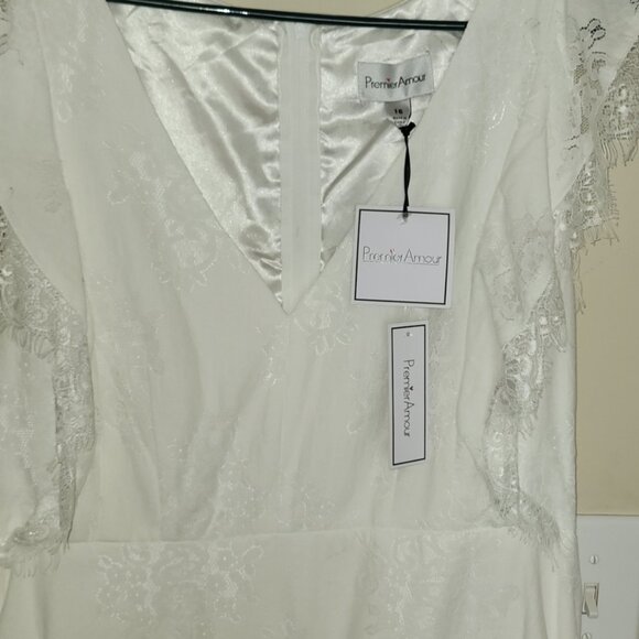 White dress - Picture 2 of 5